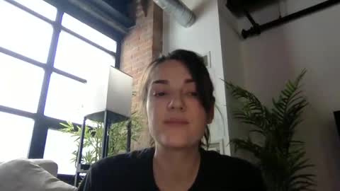 Snapshot of letjennybe chatting on 02/16/25, 04:32 strawberrywatermelonpink22 online show from 02/16/25, 04:32