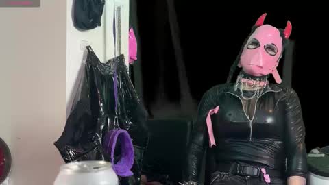 Snapshot of letsdoitbabez chatting on 09/14/25, 11:31 Julian Mask online show from 09/14/25, 11:31