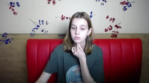 Snapshot of letty_curly chatting on 12/14/24, 12:33 letty_curly online show from 12/14/24, 12:33