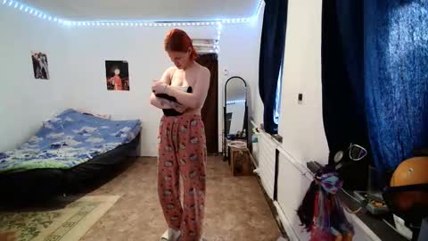 Snapshot of lettytassone chatting on 12/22/25, 09:17 Kory online show from 12/22/25, 09:17