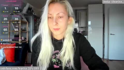 Snapshot of leusee chatting on 10/25/25, 04:46 LeaVixx online show from 10/25/25, 04:46