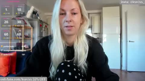 Snapshot of leusee chatting on 10/30/25, 09:55 LeaVixx online show from 10/30/25, 09:55