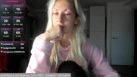 Snapshot of leusee chatting on 11/03/25, 04:30 LeaVixx online show from 11/03/25, 04:30