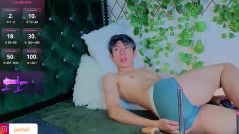 Levi  online show from 11/24/25, 02:39