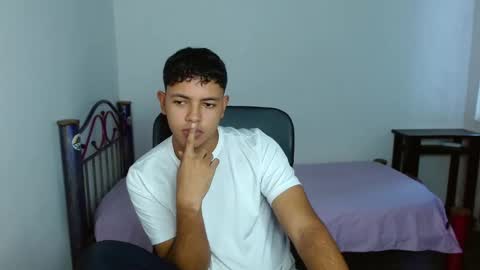 Snapshot of levii_7 chatting on 09/20/25, 09:38 0600AM-1200PM - online show from 09/20/25, 09:38