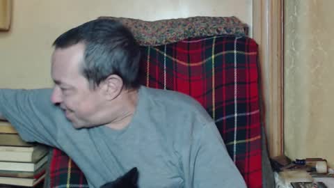 Snapshot of levon48 chatting on 01/12/25, 01:11 levon48 online show from 01/12/25, 01:11