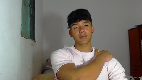 Snapshot of lewis_ly chatting on 05/04/26, 04:14 i am lewis ly EDUARDO MEMDOZA15 online show from 05/04/26, 04:14