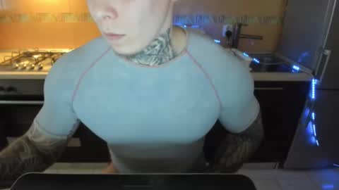 Snapshot of lewis_muscleee chatting on 03/21/26, 03:48 blablablack online show from 03/21/26, 03:48
