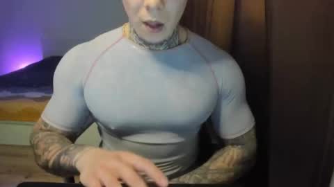 Snapshot of lewis_muscleee chatting on 03/24/26, 05:18 blablablack online show from 03/24/26, 05:18
