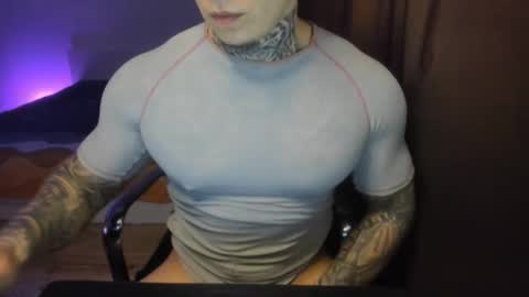 Snapshot of lewis_muscleee chatting on 04/04/26, 05:32 blablablack online show from 04/04/26, 05:32