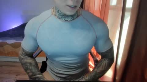 Snapshot of lewis_muscleee chatting on 04/12/26, 12:32 blablablack online show from 04/12/26, 12:32