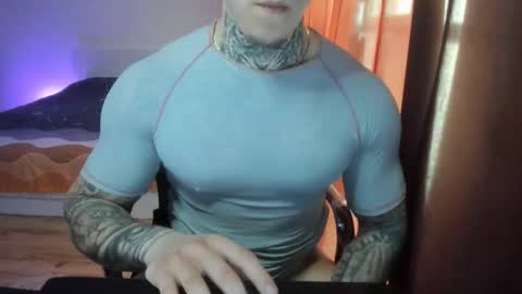 Snapshot of lewis_muscleee chatting on 04/13/26, 01:27 blablablack online show from 04/13/26, 01:27