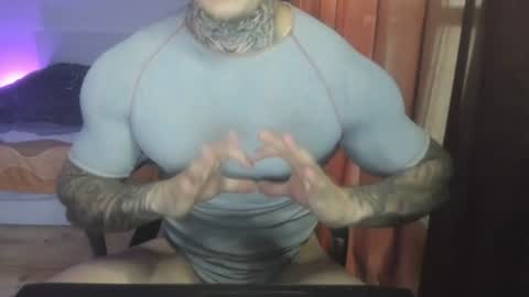 Snapshot of lewis_muscleee chatting on 06/24/26, 03:22 blablablack online show from 06/24/26, 03:22