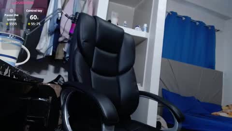 Snapshot of lewislamxxx chatting on 09/20/25, 09:49 Lewis online show from 09/20/25, 09:49