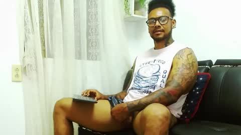 Snapshot of lewisstrong chatting on 01/02/25, 10:44 Lewis Strong online show from 01/02/25, 10:44