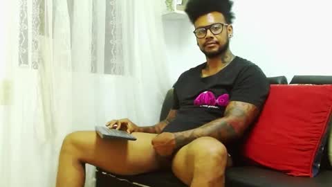 Snapshot of lewisstrong chatting on 01/08/25, 12:06 Lewis Strong online show from 01/08/25, 12:06