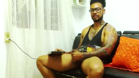 Snapshot of lewisstrong chatting on 01/23/25, 01:41 Lewis Strong online show from 01/23/25, 01:41