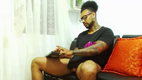 Snapshot of lewisstrong chatting on 01/25/25, 11:02 Lewis Strong online show from 01/25/25, 11:02