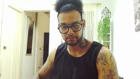 Snapshot of lewisstrong chatting on 02/01/25, 06:40 Lewis Strong online show from 02/01/25, 06:40