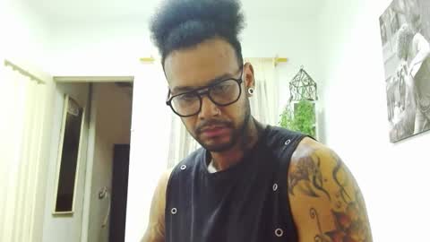 Snapshot of lewisstrong chatting on 02/03/25, 01:19 Lewis Strong online show from 02/03/25, 01:19