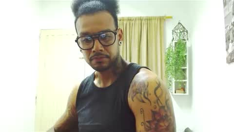 Snapshot of lewisstrong chatting on 02/11/25, 10:50 Lewis Strong online show from 02/11/25, 10:50