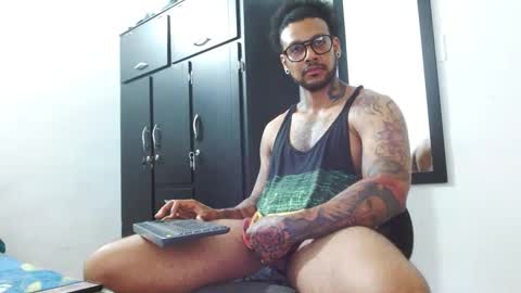 Snapshot of lewisstrong chatting on 09/16/25, 06:20 Lewis Strong online show from 09/16/25, 06:20