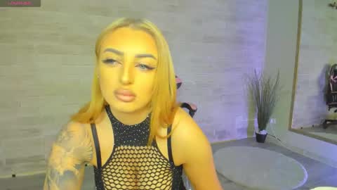 Snapshot of lexi_blazee chatting on 10/22/25, 05:30 Lexi online show from 10/22/25, 05:30