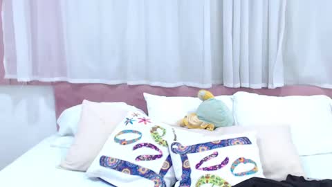 Snapshot of lexi_bloom chatting on 01/13/25, 10:58 Gabrielle online show from 01/13/25, 10:58
