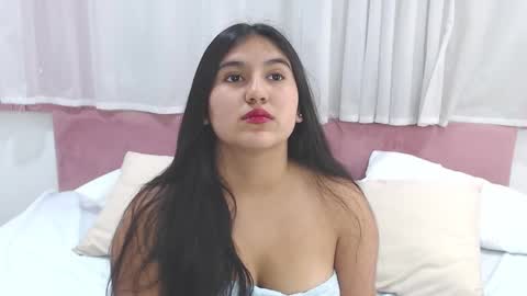 Snapshot of lexi_bloom chatting on 01/18/25, 04:31 Gabrielle online show from 01/18/25, 04:31