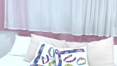Snapshot of lexi_bloom chatting on 01/19/25, 05:07 Gabrielle online show from 01/19/25, 05:07