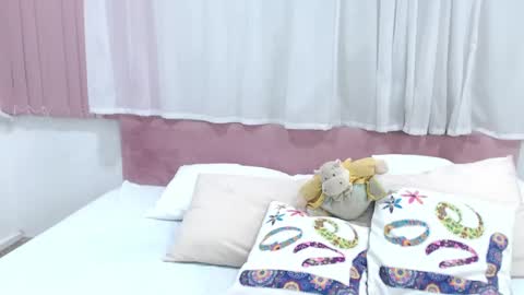 Snapshot of lexi_bloom chatting on 01/29/25, 10:58 Gabrielle online show from 01/29/25, 10:58