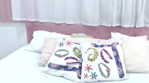 Snapshot of lexi_bloom chatting on 01/29/25, 05:35 Gabrielle online show from 01/29/25, 05:35