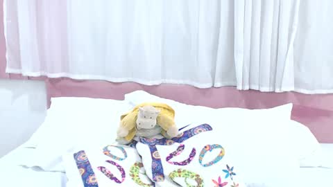 Snapshot of lexi_bloom chatting on 02/02/25, 02:13 Gabrielle online show from 02/02/25, 02:13