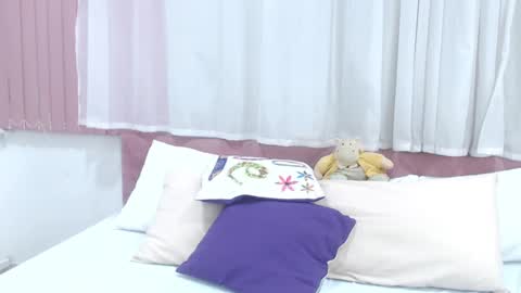 Snapshot of lexi_bloom chatting on 02/15/25, 10:11 Gabrielle online show from 02/15/25, 10:11