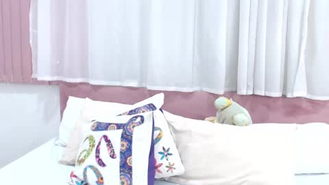 Snapshot of lexi_bloom chatting on 02/15/25, 04:23 Gabrielle online show from 02/15/25, 04:23