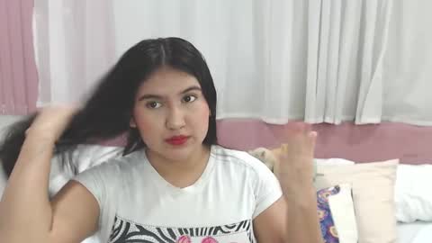 Snapshot of lexi_bloom chatting on 02/20/25, 10:59 Gabrielle online show from 02/20/25, 10:59