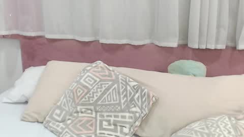 Snapshot of lexi_bloom chatting on 02/21/25, 05:31 Gabrielle online show from 02/21/25, 05:31