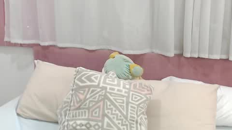 Snapshot of lexi_bloom chatting on 02/24/25, 04:58 Gabrielle online show from 02/24/25, 04:58
