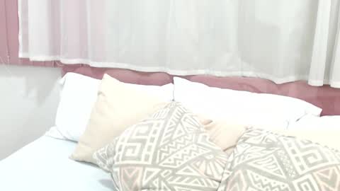 Snapshot of lexi_bloom chatting on 03/10/25, 01:54 Gabrielle online show from 03/10/25, 01:54