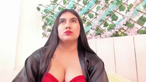 Snapshot of lexi_bloom chatting on 09/13/25, 05:40 Gabrielle online show from 09/13/25, 05:40