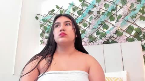 Snapshot of lexi_bloom chatting on 09/15/25, 10:26 Gabrielle online show from 09/15/25, 10:26