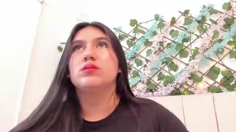 Snapshot of lexi_bloom chatting on 10/05/25, 10:35 Gabrielle online show from 10/05/25, 10:35