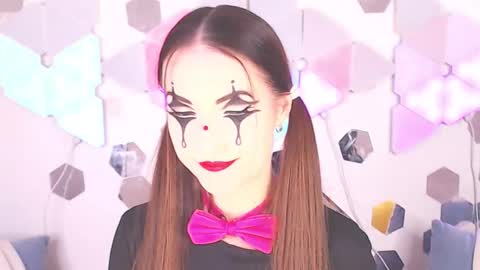 Alexia online show from 10/04/25, 09:18