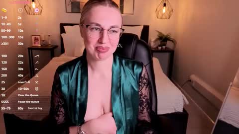Lexy - Follow me online show from 11/22/25, 07:18