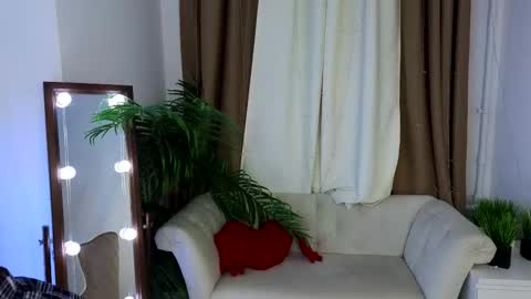 Snapshot of lexia_coy chatting on 09/26/25, 04:00 Vicki online show from 09/26/25, 04:00