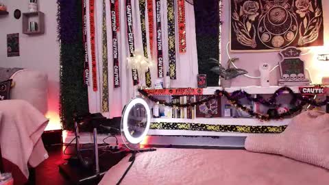 Lexi Smith online show from 10/29/25, 09:55