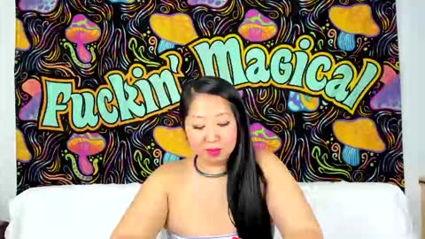 Lexie Mack online show from 10/31/25, 04:30
