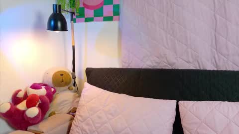 Lixie And Nte online show from 12/15/25, 02:38