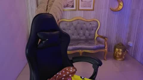 Lexie  online show from 04/01/26, 08:17