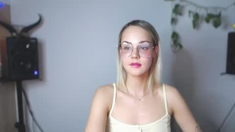 Lexie online show from 03/03/25, 10:10